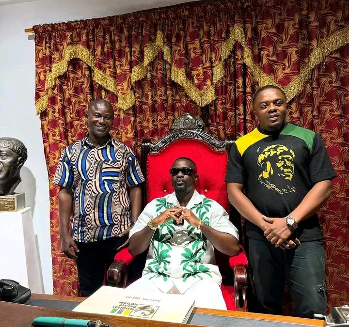 Asantehene Gives Sarkodie Royal Nod, Promises to Attend Rapperholic Concert in Kumasi